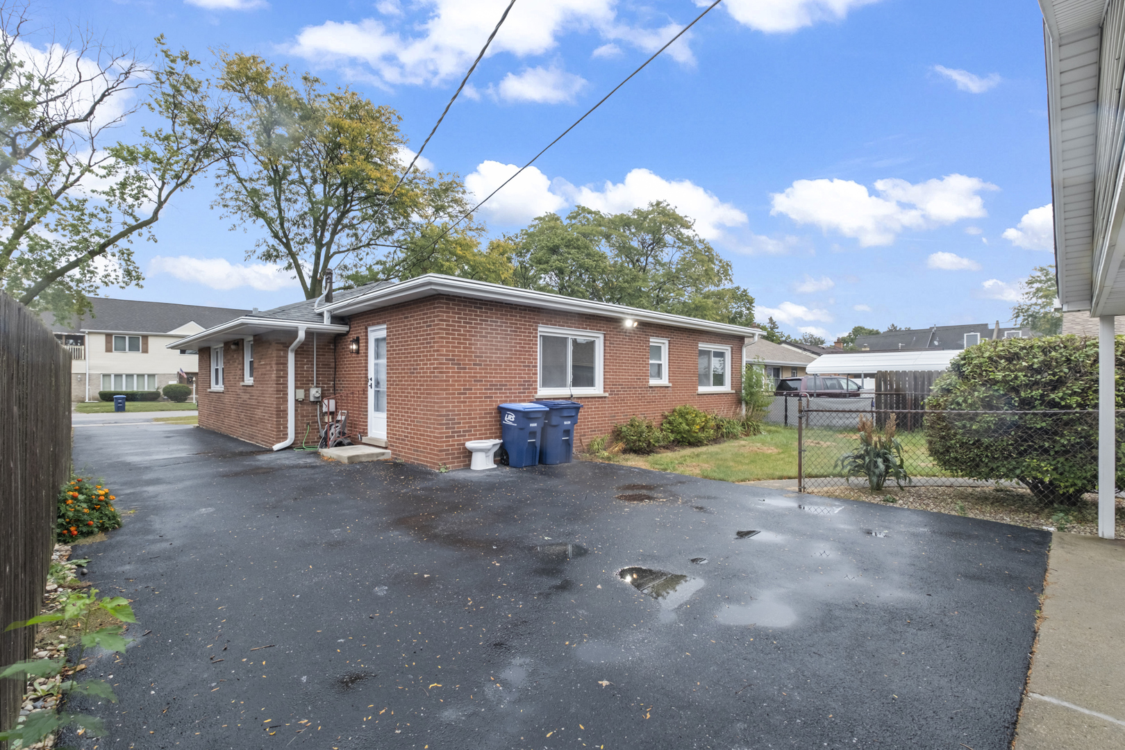 773 E Lincoln Avenue, Des Plaines, IL 60018