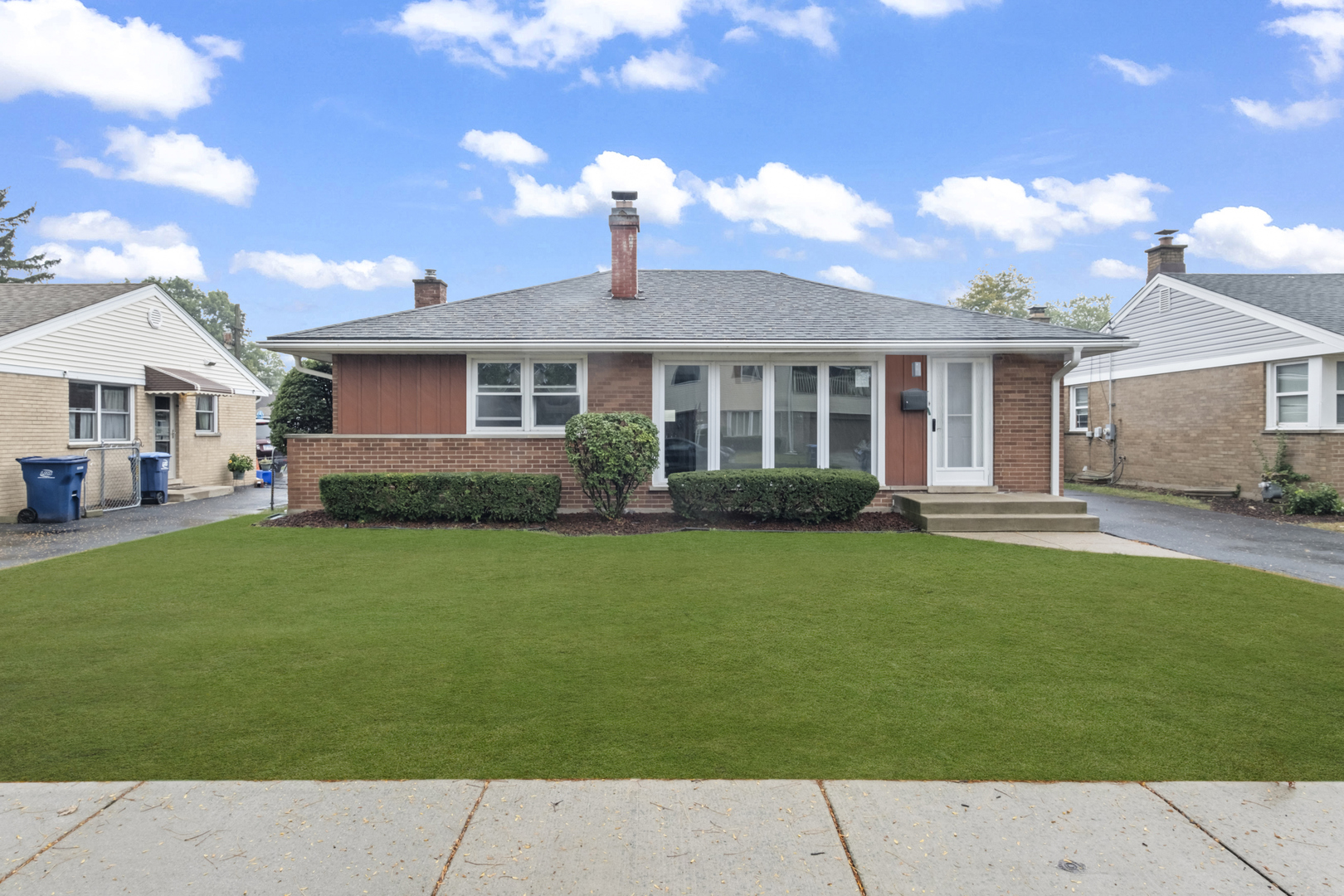 773 E Lincoln Avenue, Des Plaines, IL 60018