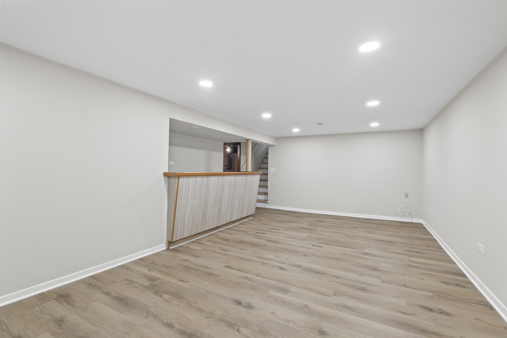 773 E Lincoln Avenue, Des Plaines, IL 60018