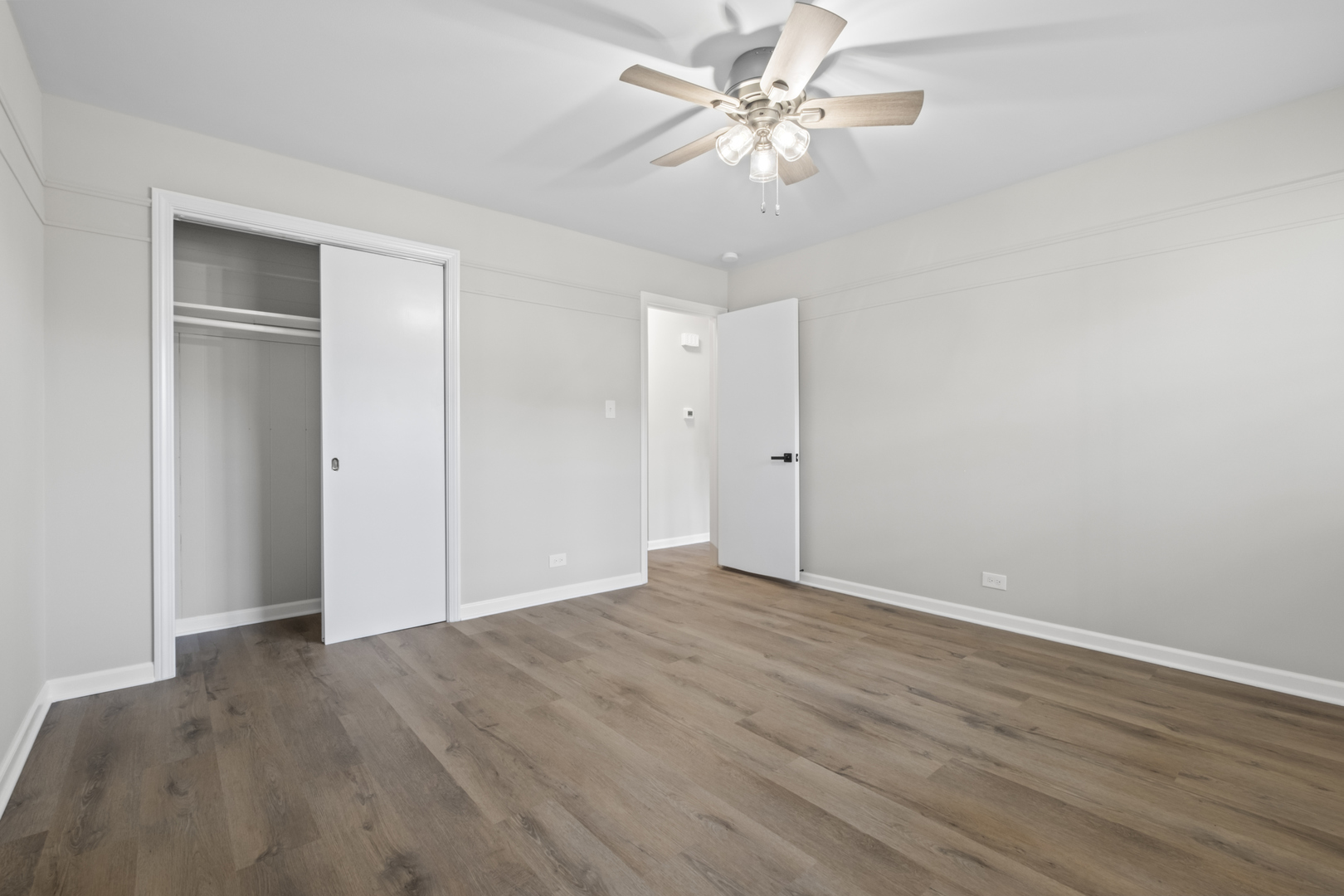 773 E Lincoln Avenue, Des Plaines, IL 60018