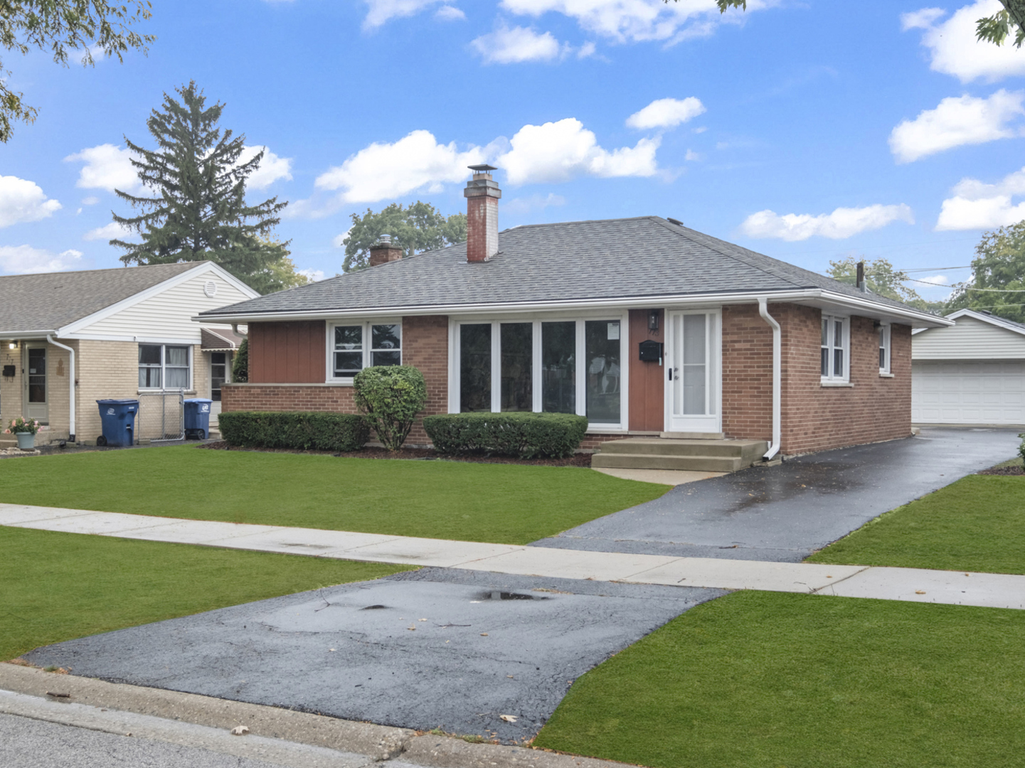 773 E Lincoln Avenue, Des Plaines, IL 60018