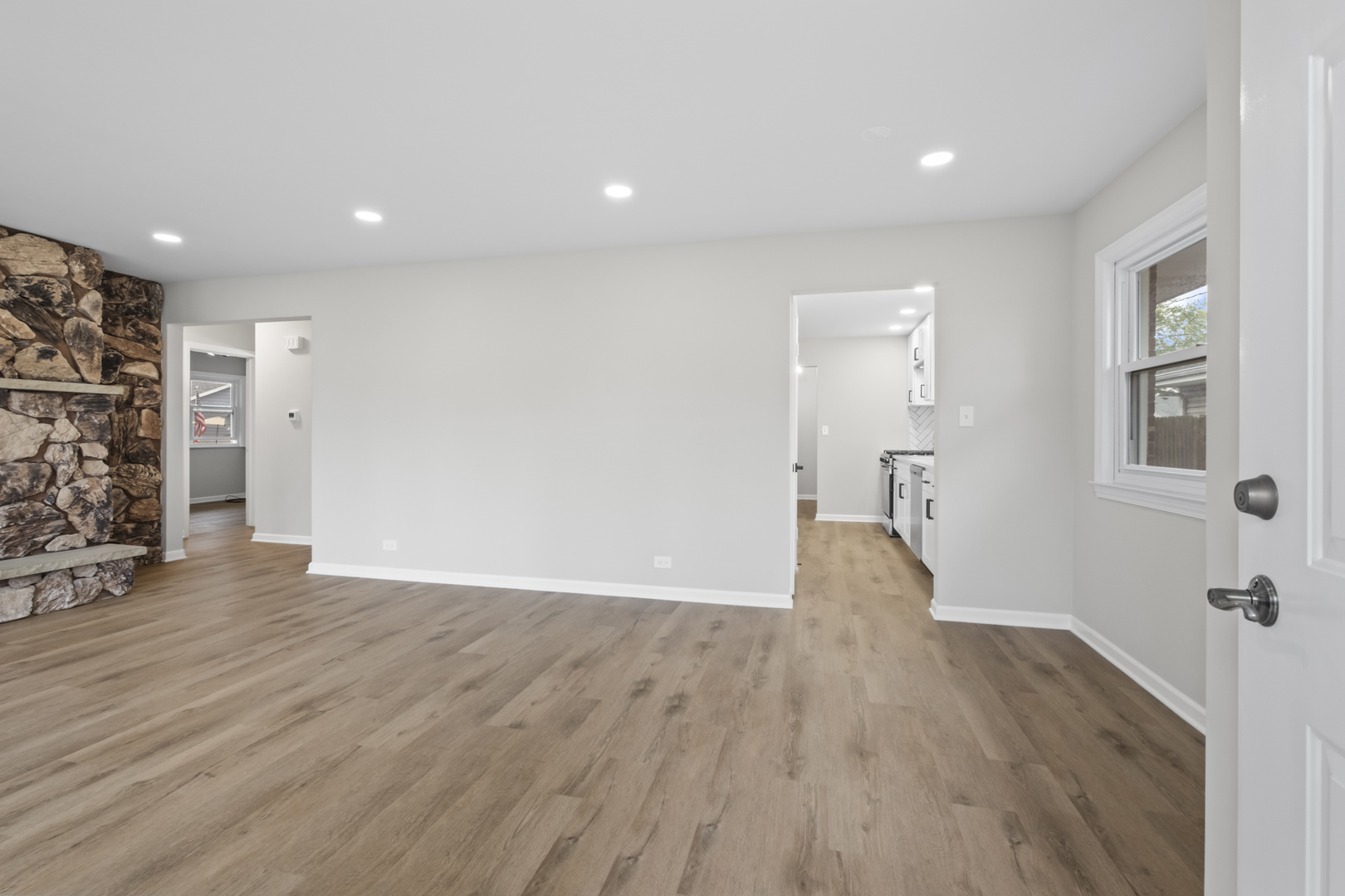 773 E Lincoln Avenue, Des Plaines, IL 60018