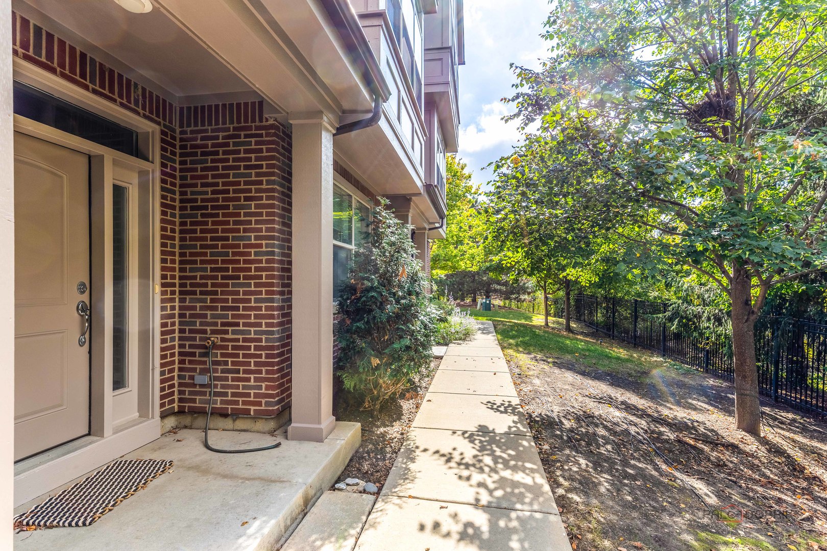 405 Alpine Springs Drive, Vernon Hills, IL 60061