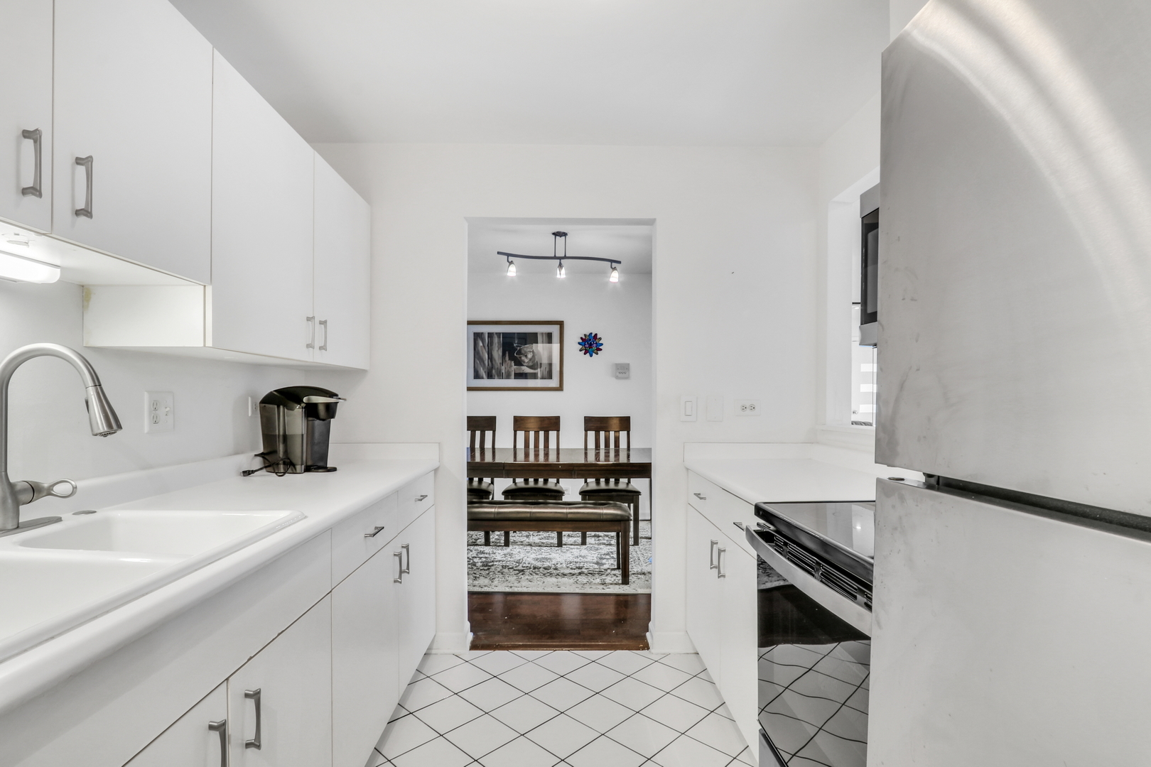 820 N Lakeside Drive #2D, Vernon Hills, IL 60061