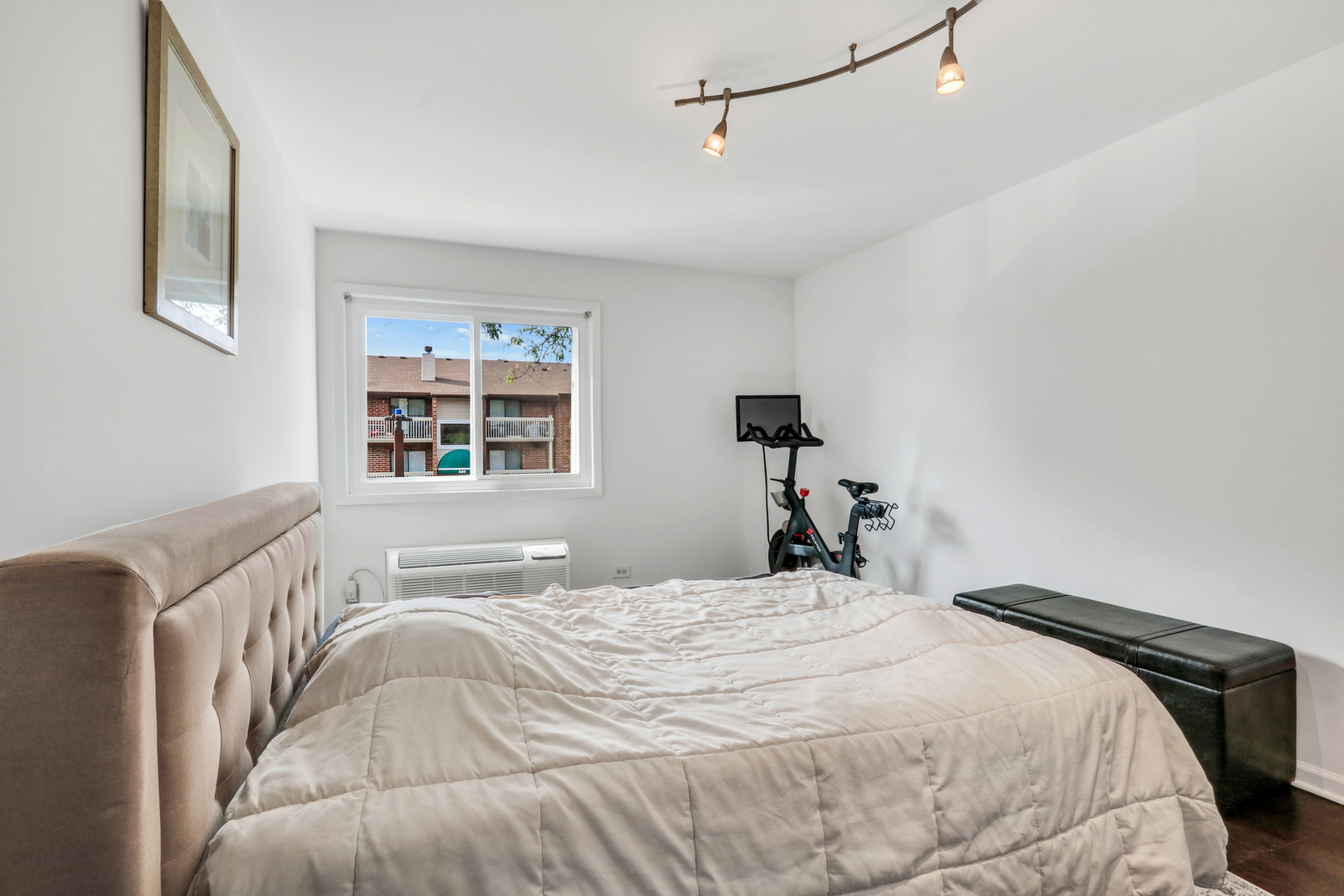 820 N Lakeside Drive #2D, Vernon Hills, IL 60061