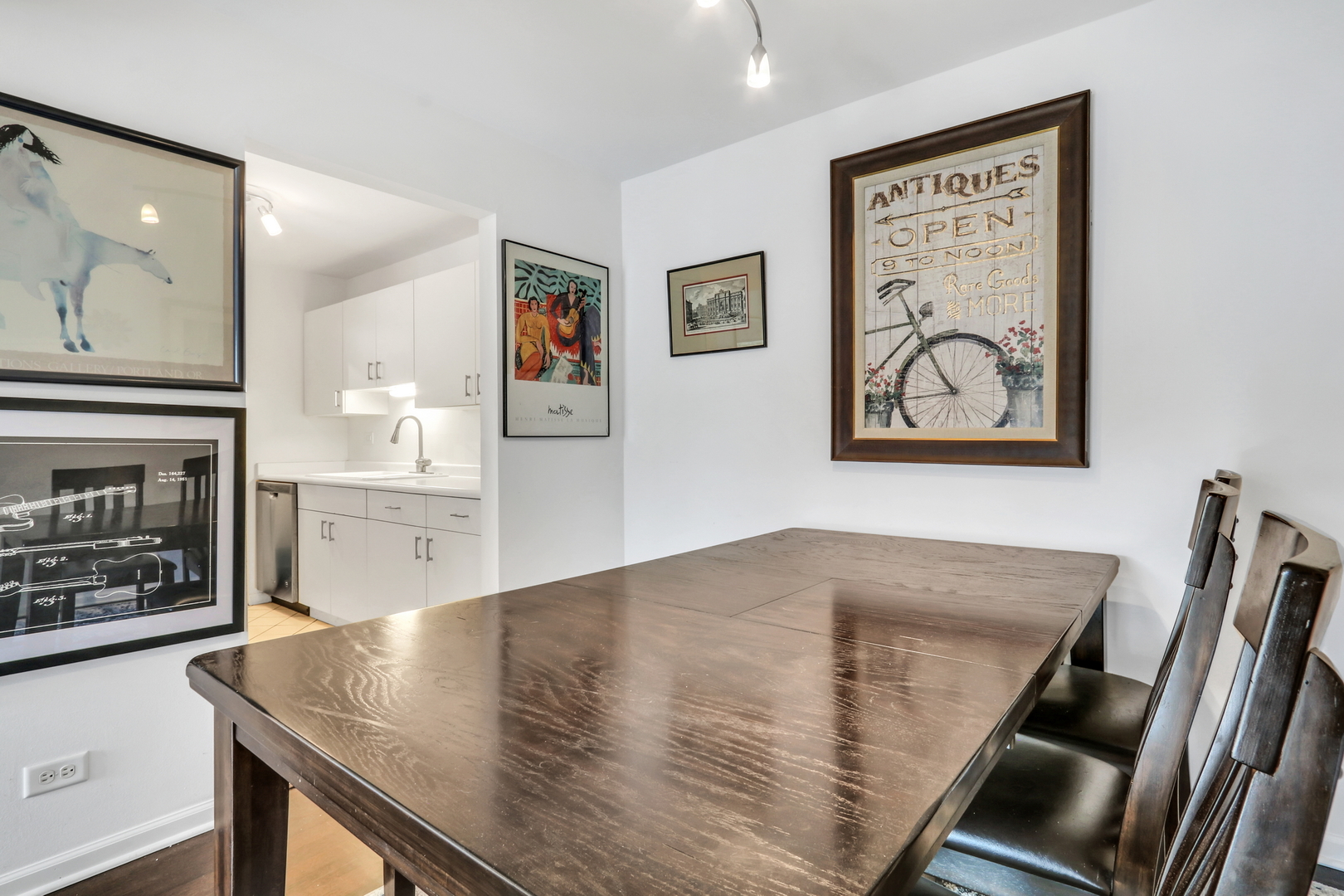 820 N Lakeside Drive #2D, Vernon Hills, IL 60061