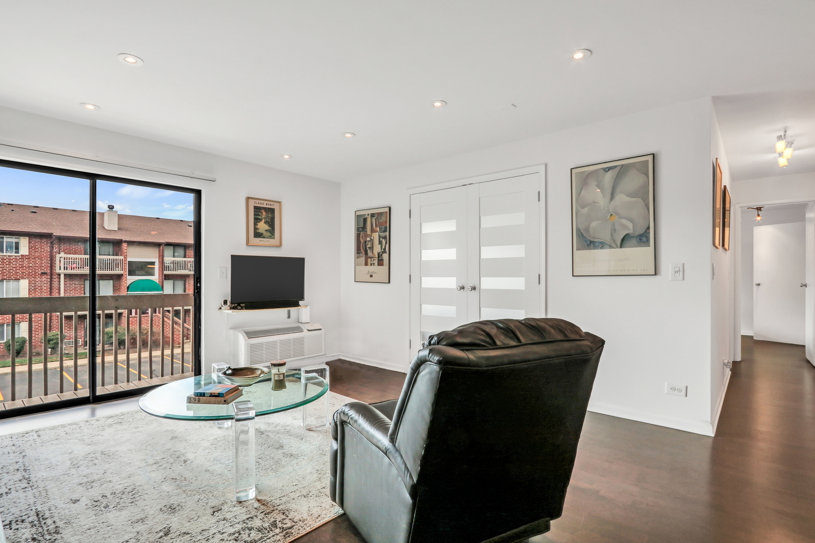 820 N Lakeside Drive #2D, Vernon Hills, IL 60061