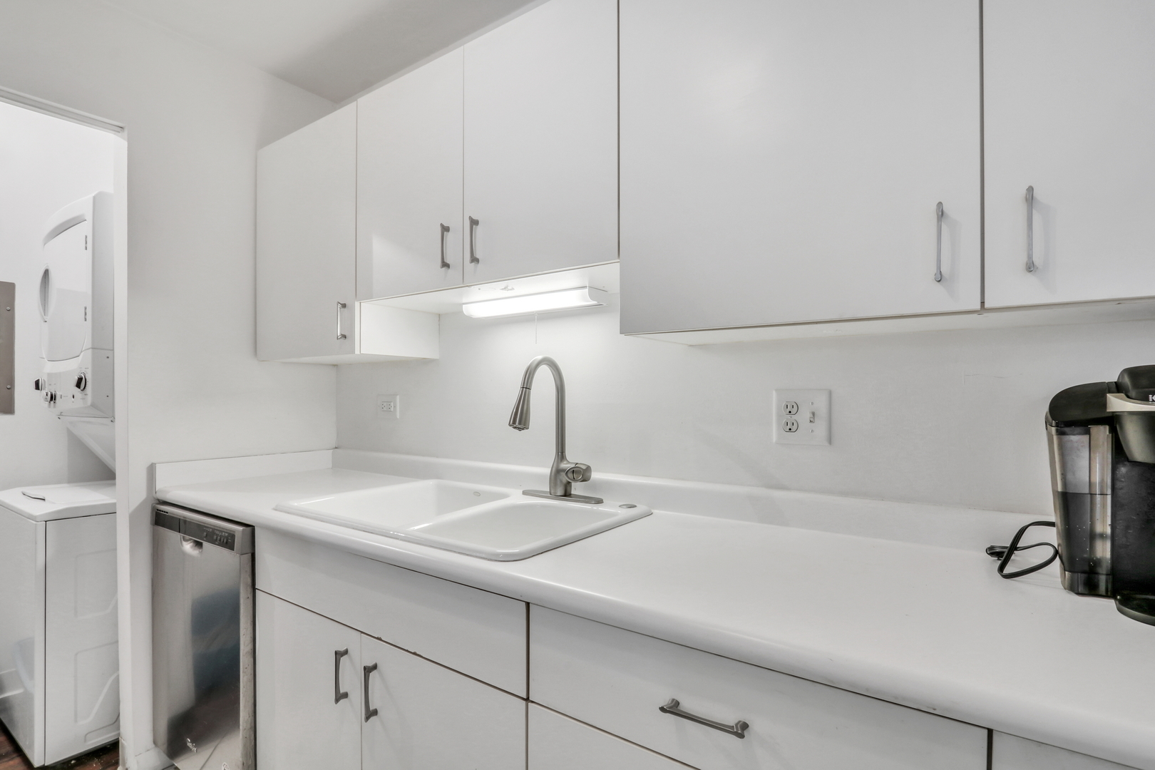 820 N Lakeside Drive #2D, Vernon Hills, IL 60061