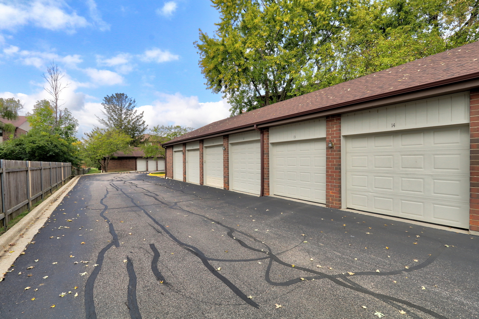 820 N Lakeside Drive #2D, Vernon Hills, IL 60061