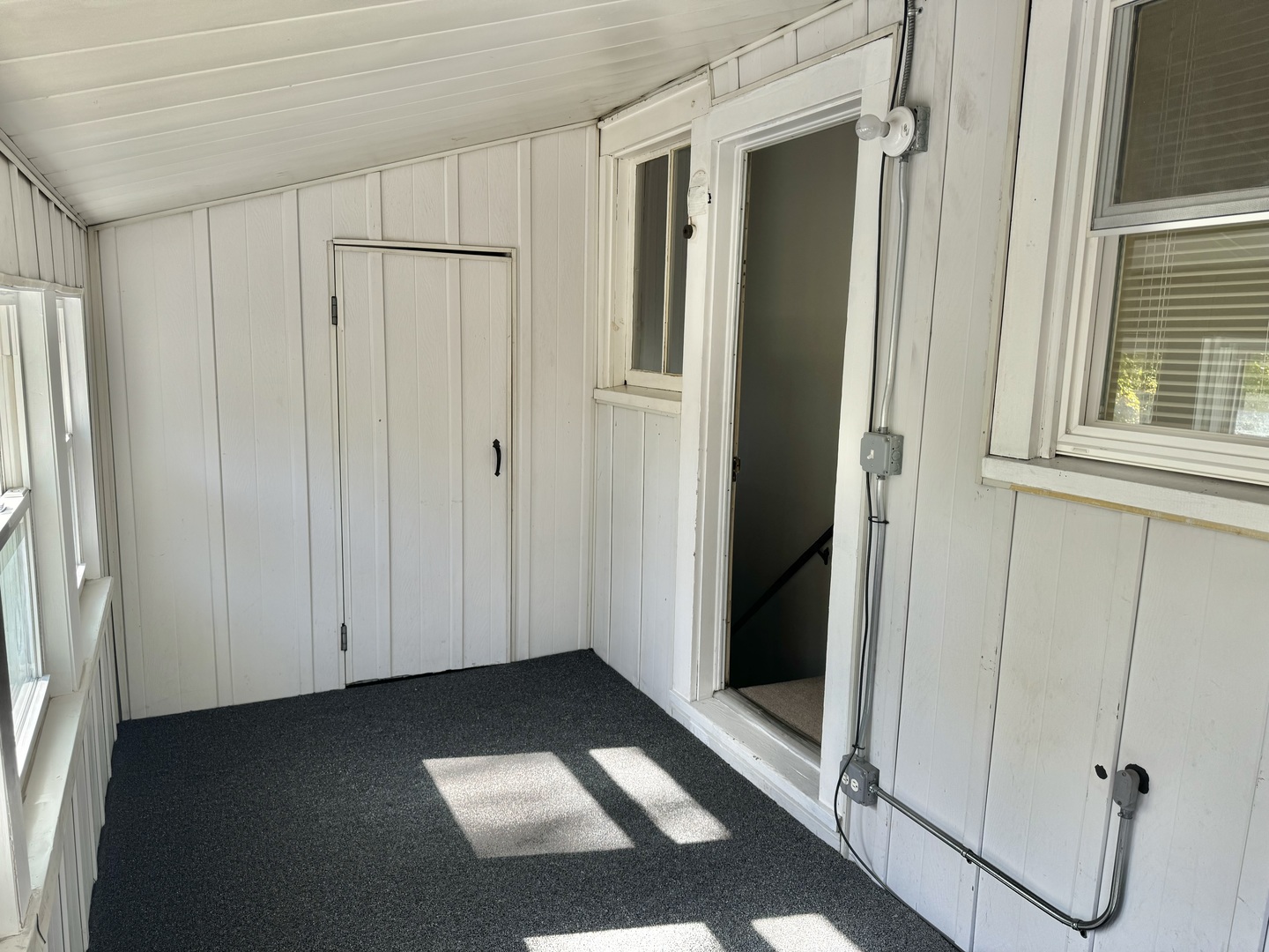 509 W Main Street #UPPER, West Dundee, IL 60118