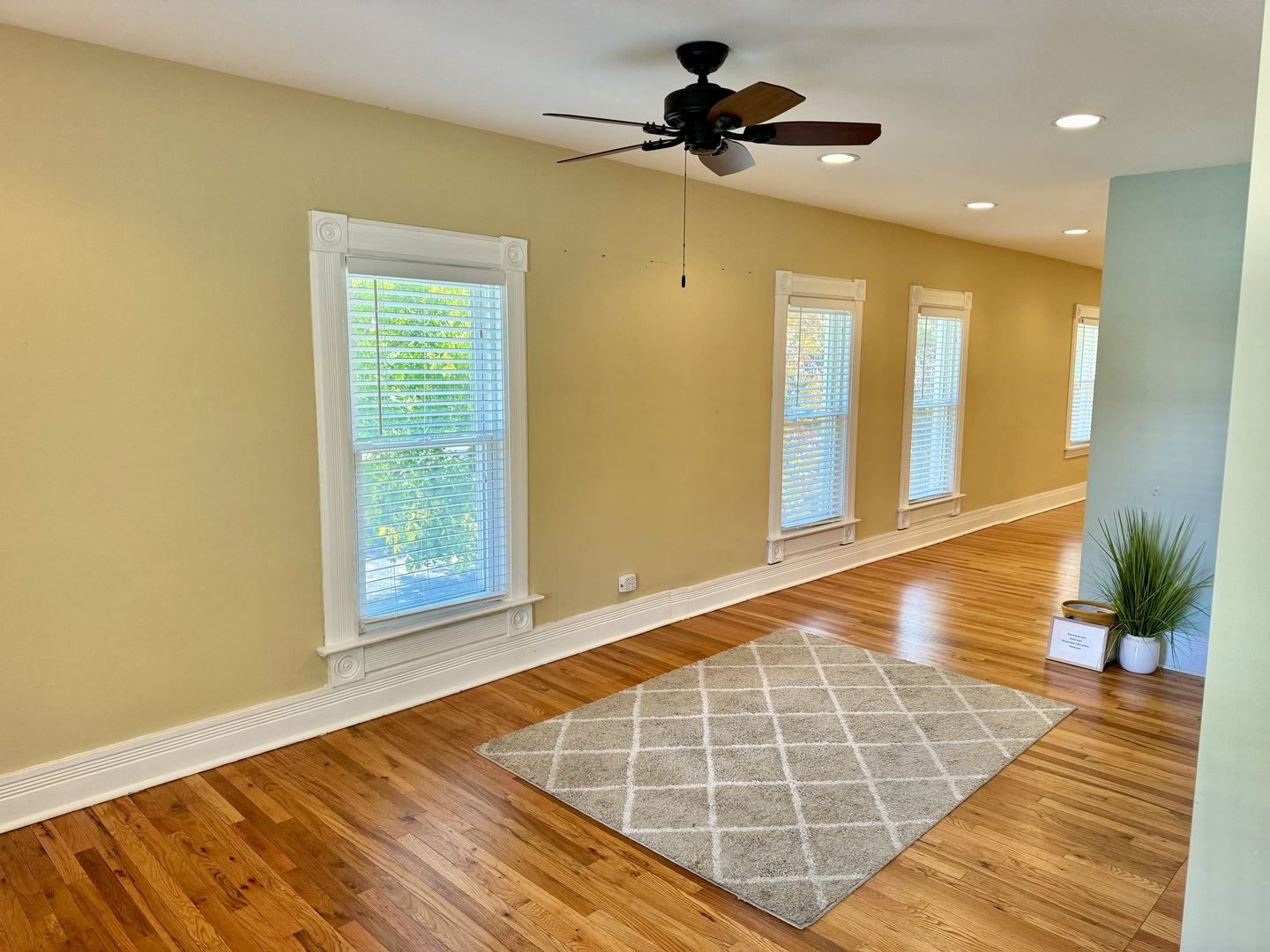 509 W Main Street #UPPER, West Dundee, IL 60118