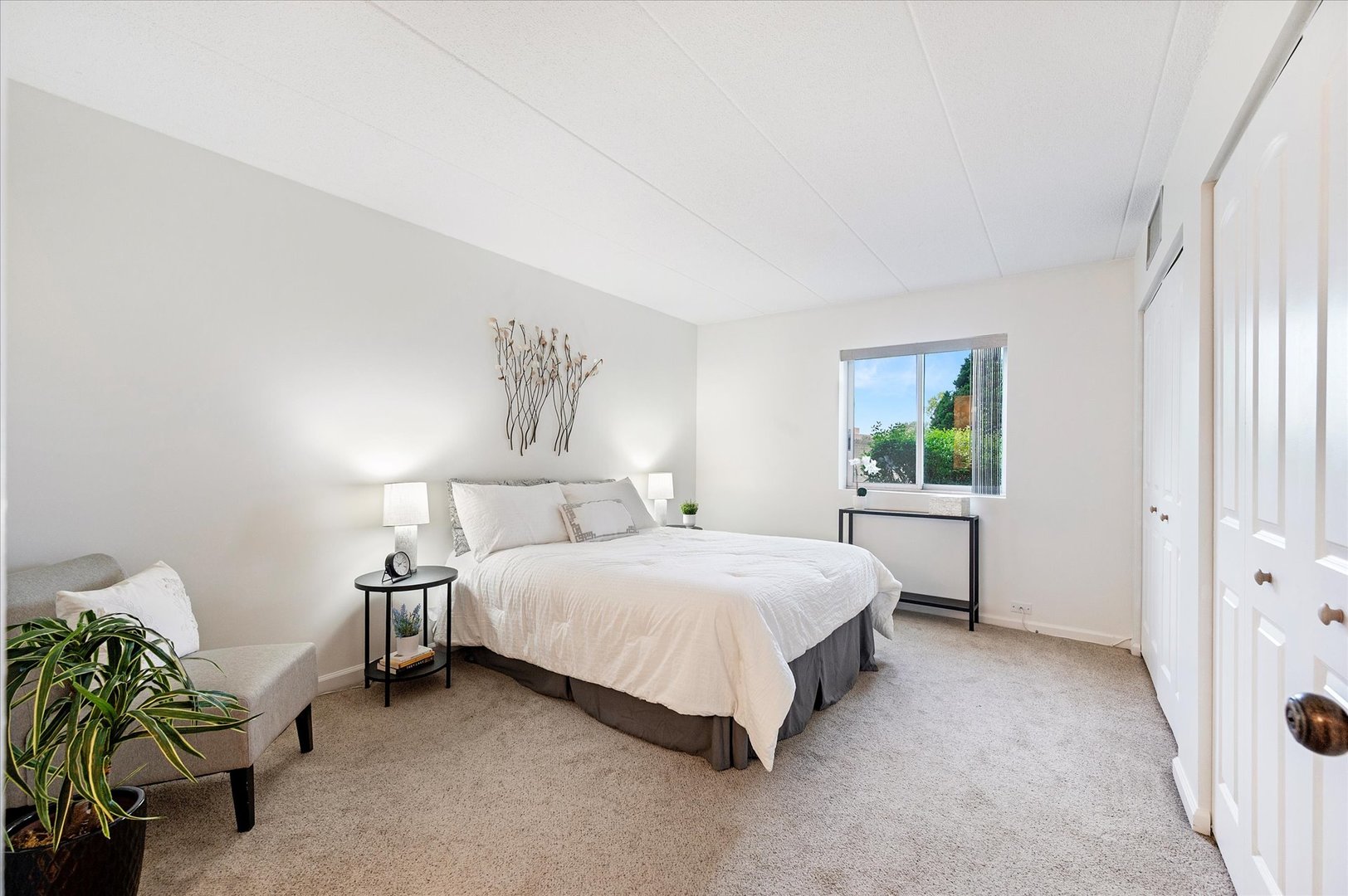 100 W Butterfield Road #101N, Elmhurst, IL 60126