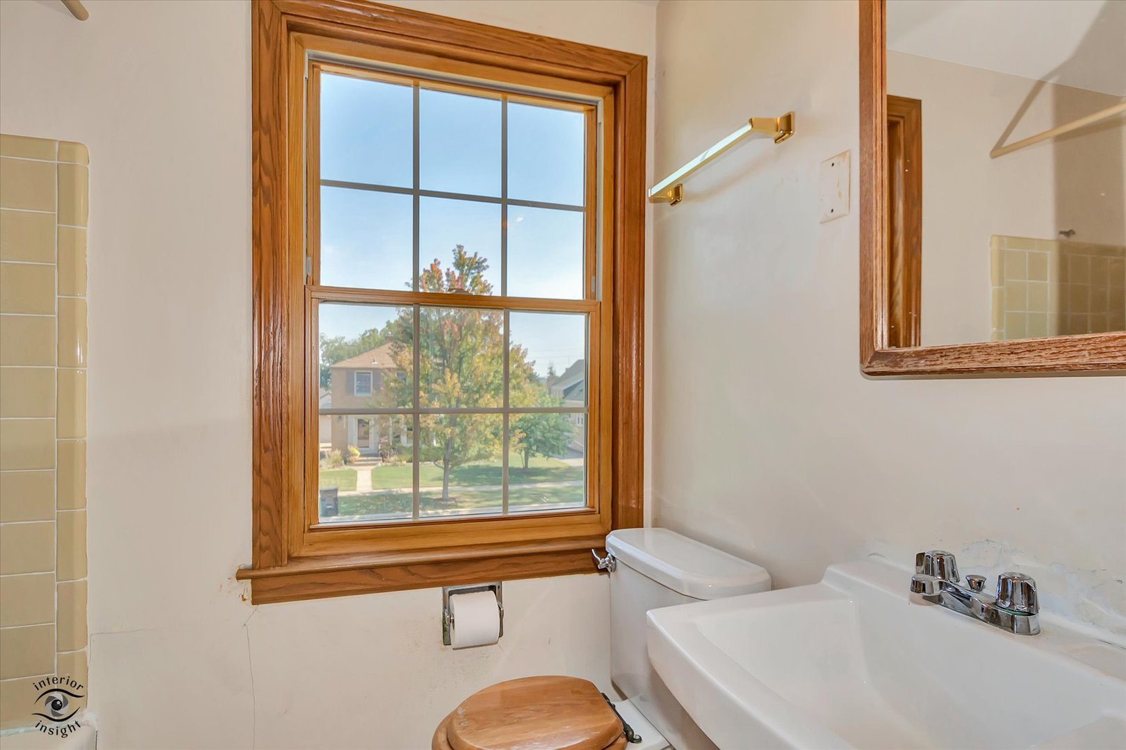 1816 Manchester Avenue, Westchester, IL 60154