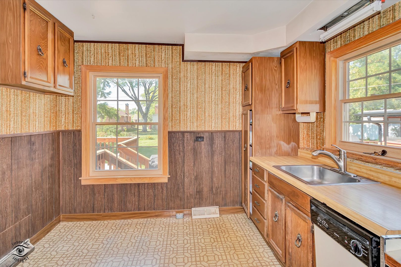 1816 Manchester Avenue, Westchester, IL 60154