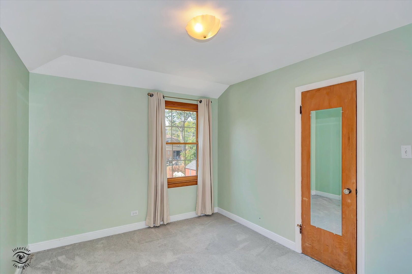 1816 Manchester Avenue, Westchester, IL 60154