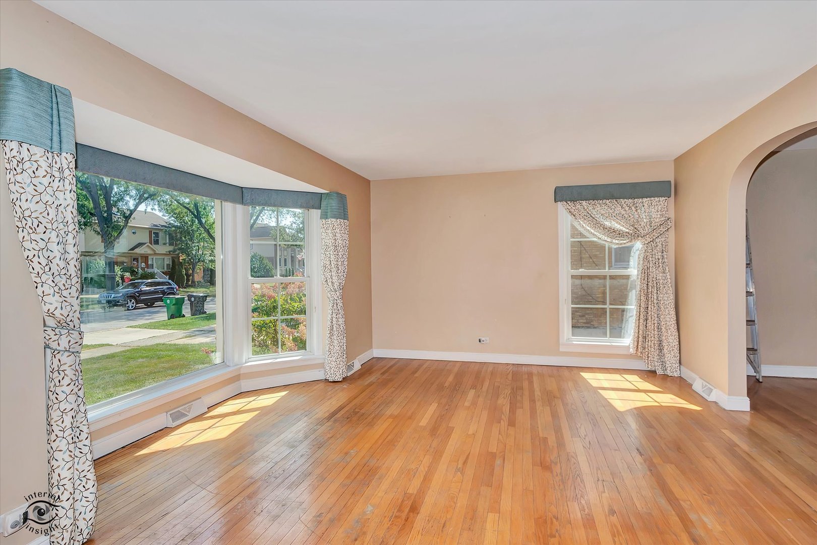 1816 Manchester Avenue, Westchester, IL 60154