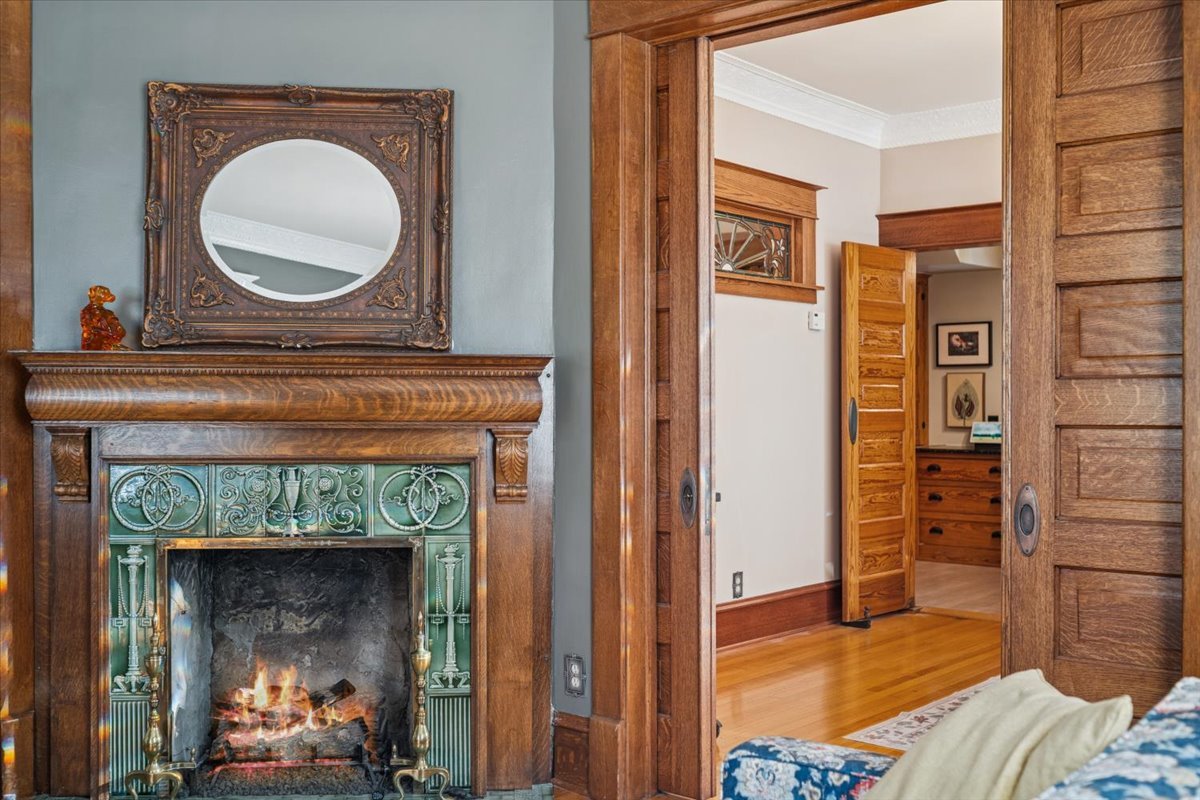 229 Vincent Place, Elgin, IL 60123