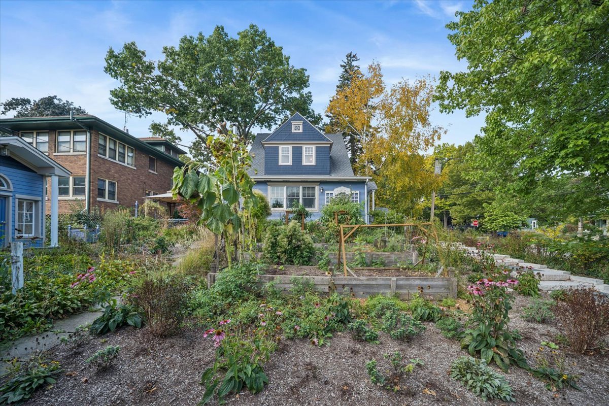 229 Vincent Place, Elgin, IL 60123