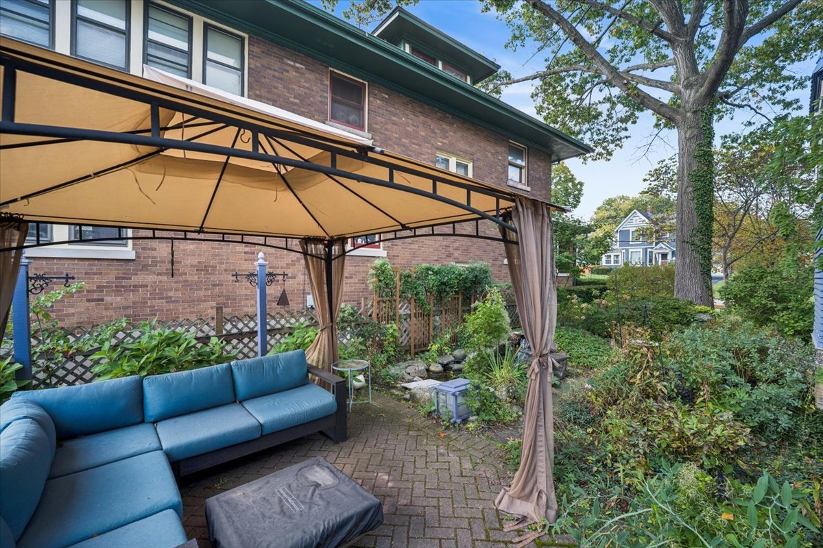 229 Vincent Place, Elgin, IL 60123