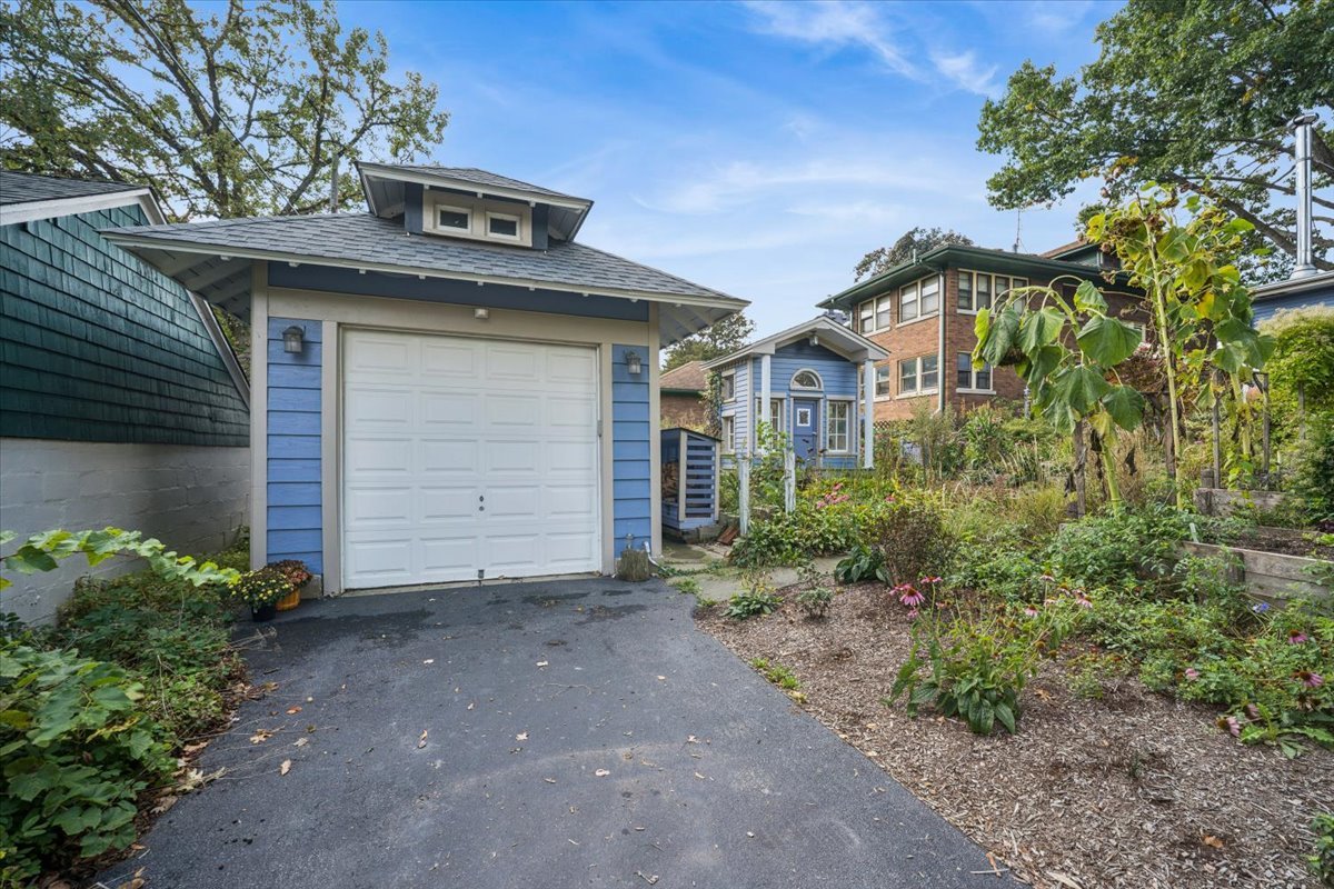 229 Vincent Place, Elgin, IL 60123