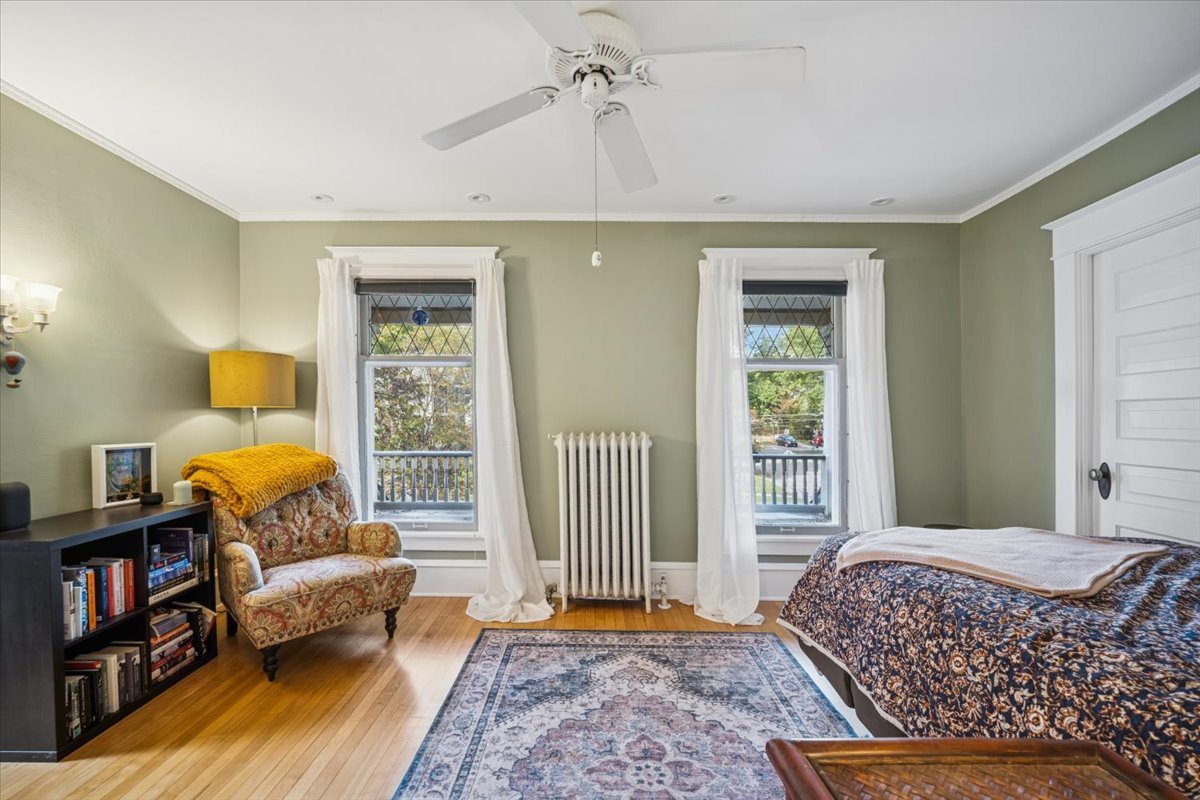 229 Vincent Place, Elgin, IL 60123