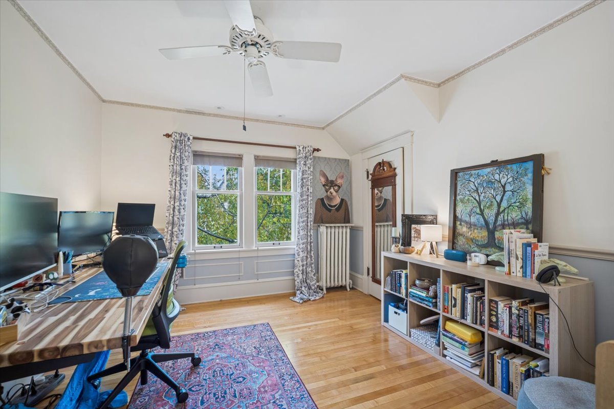 229 Vincent Place, Elgin, IL 60123