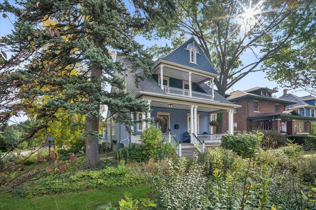 229 Vincent Place, Elgin, IL 60123