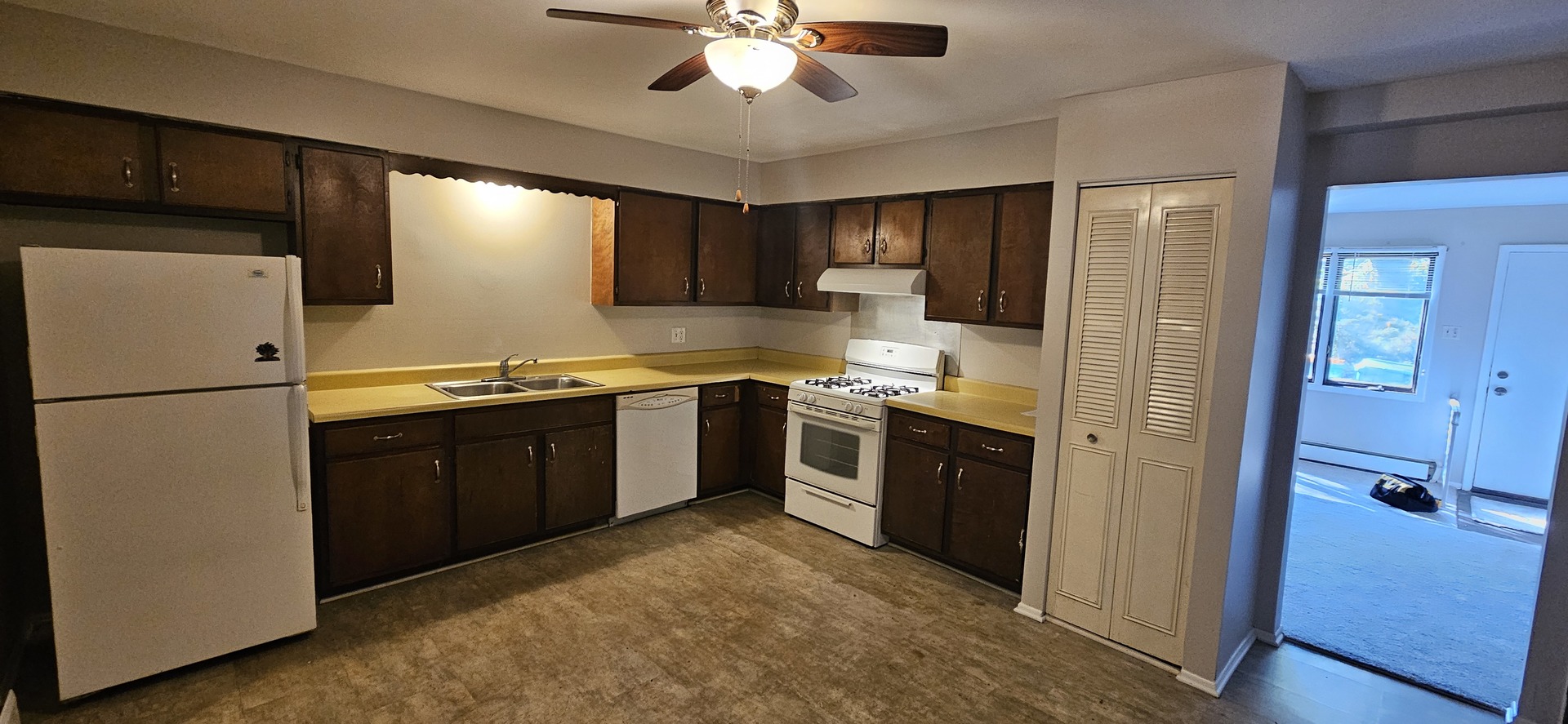 111 ARTHUR Avenue #111, Fox Lake, IL 60020
