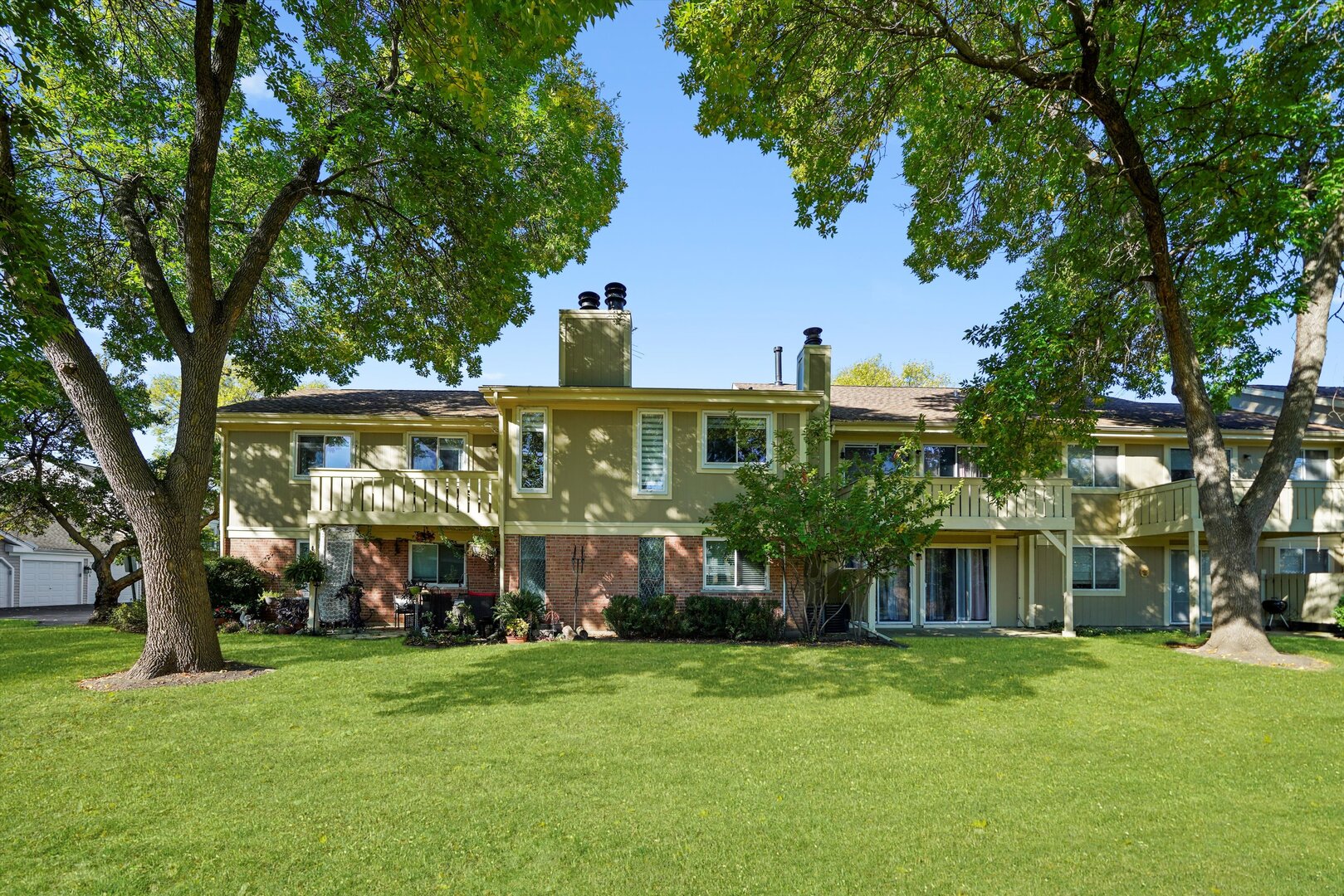 136 Wolcott Court #O2, Schaumburg, IL 60193