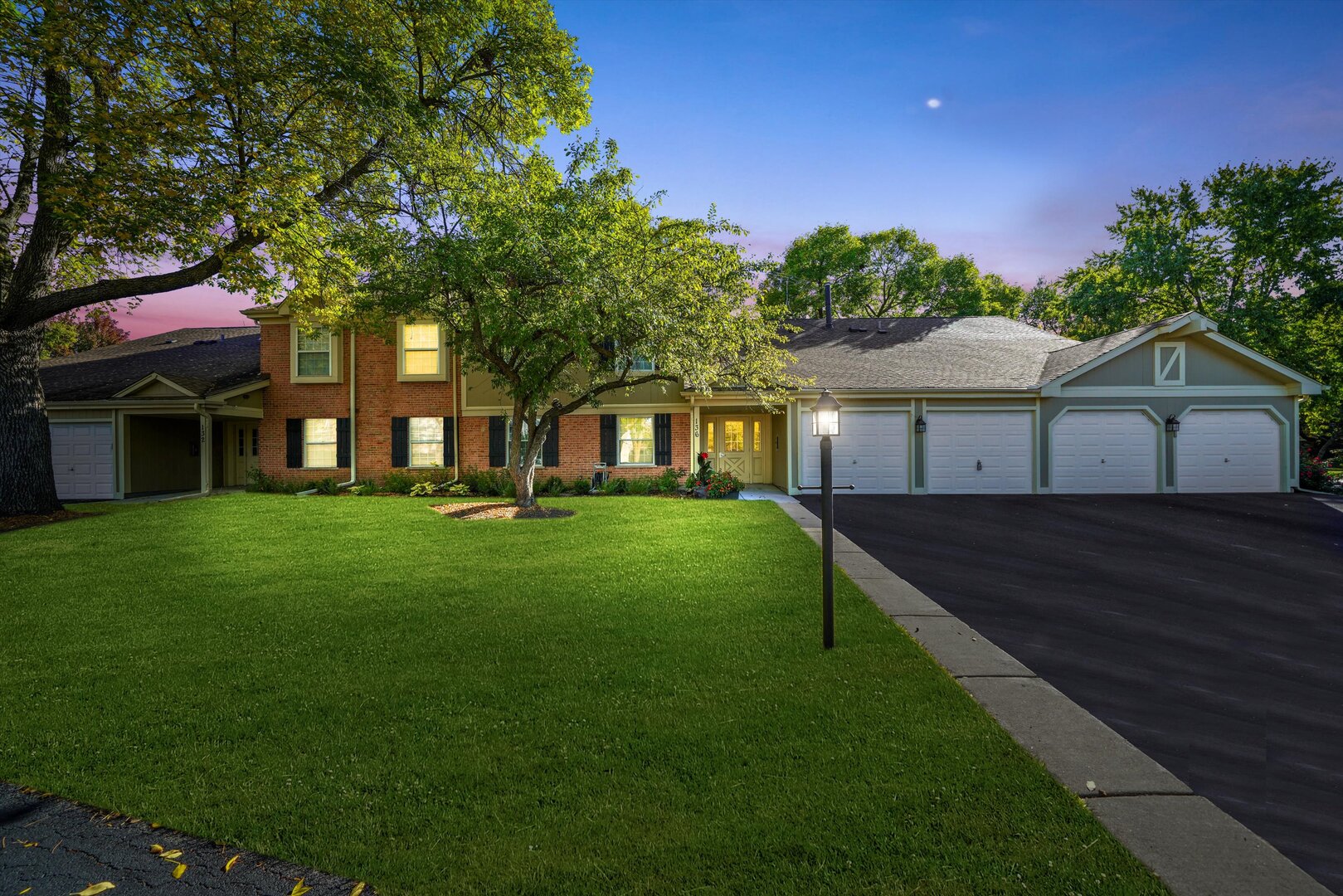 136 Wolcott Court #O2, Schaumburg, IL 60193