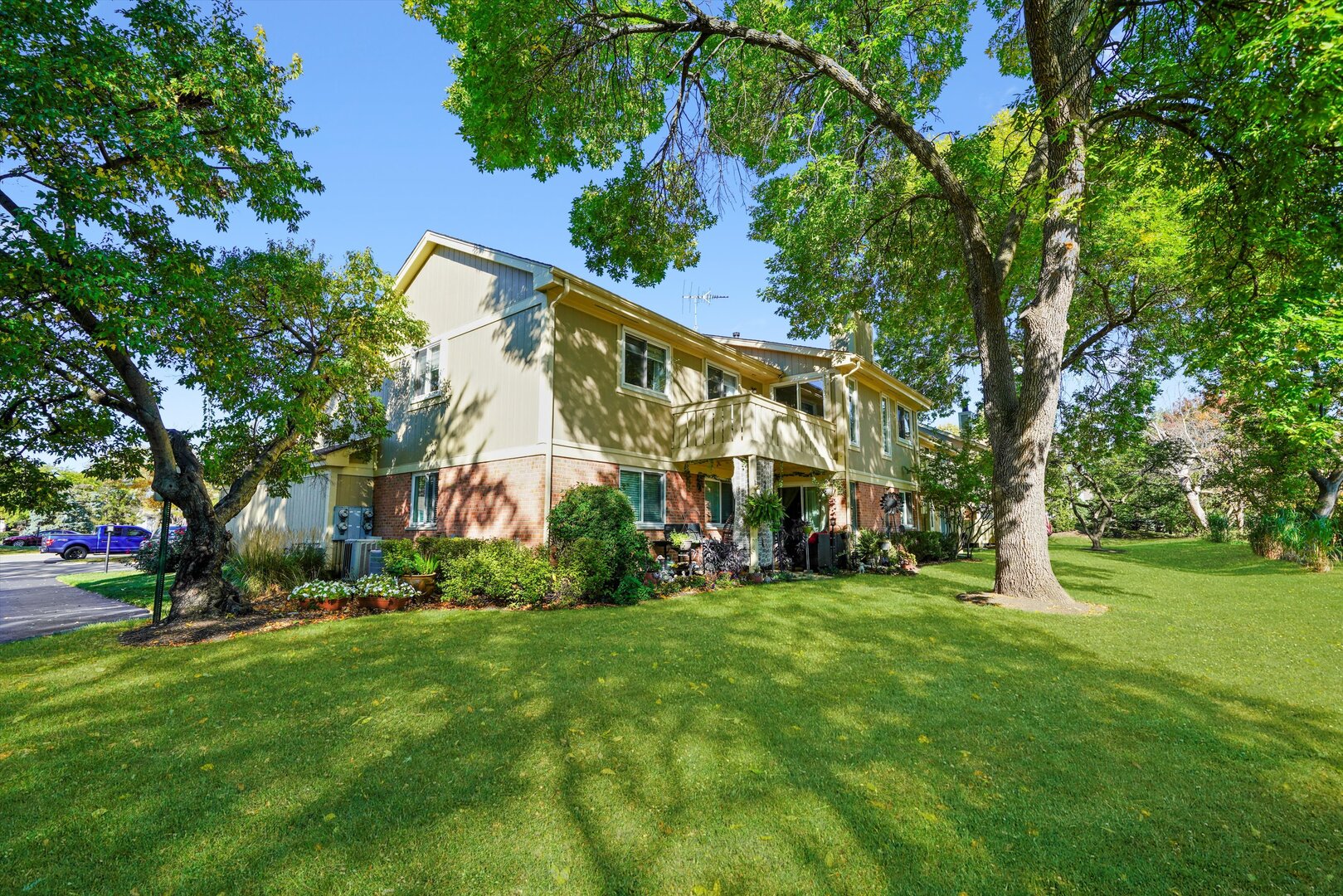 136 Wolcott Court #O2, Schaumburg, IL 60193