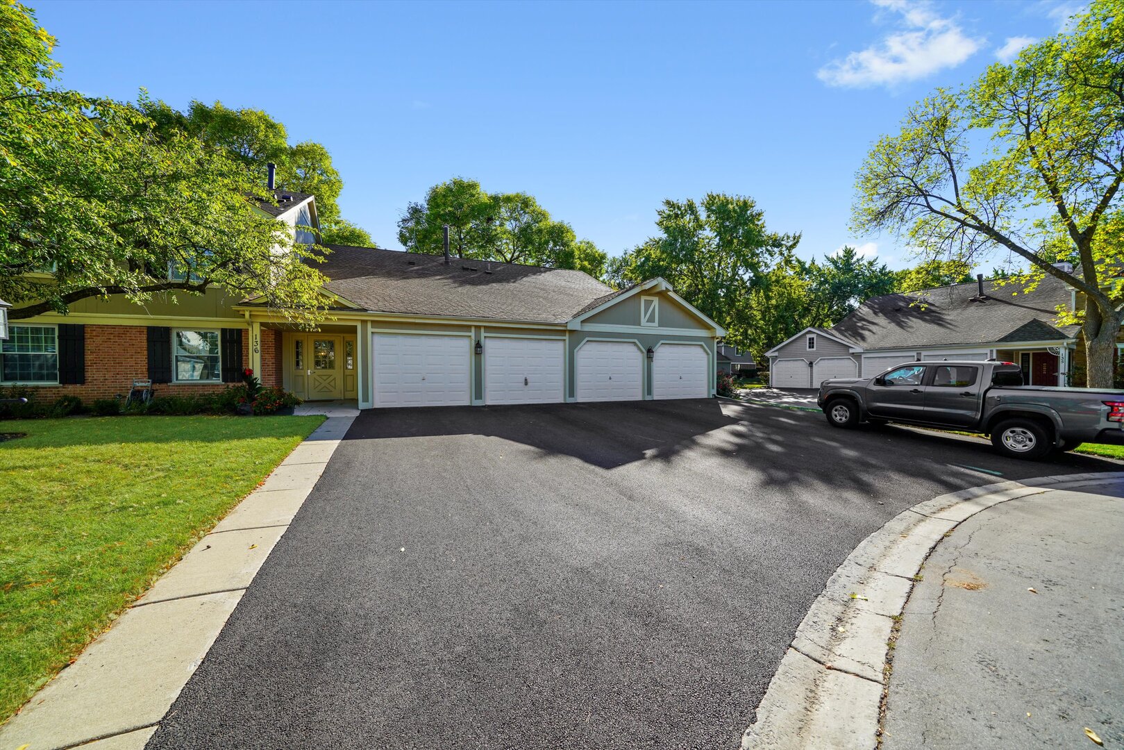 136 Wolcott Court #O2, Schaumburg, IL 60193