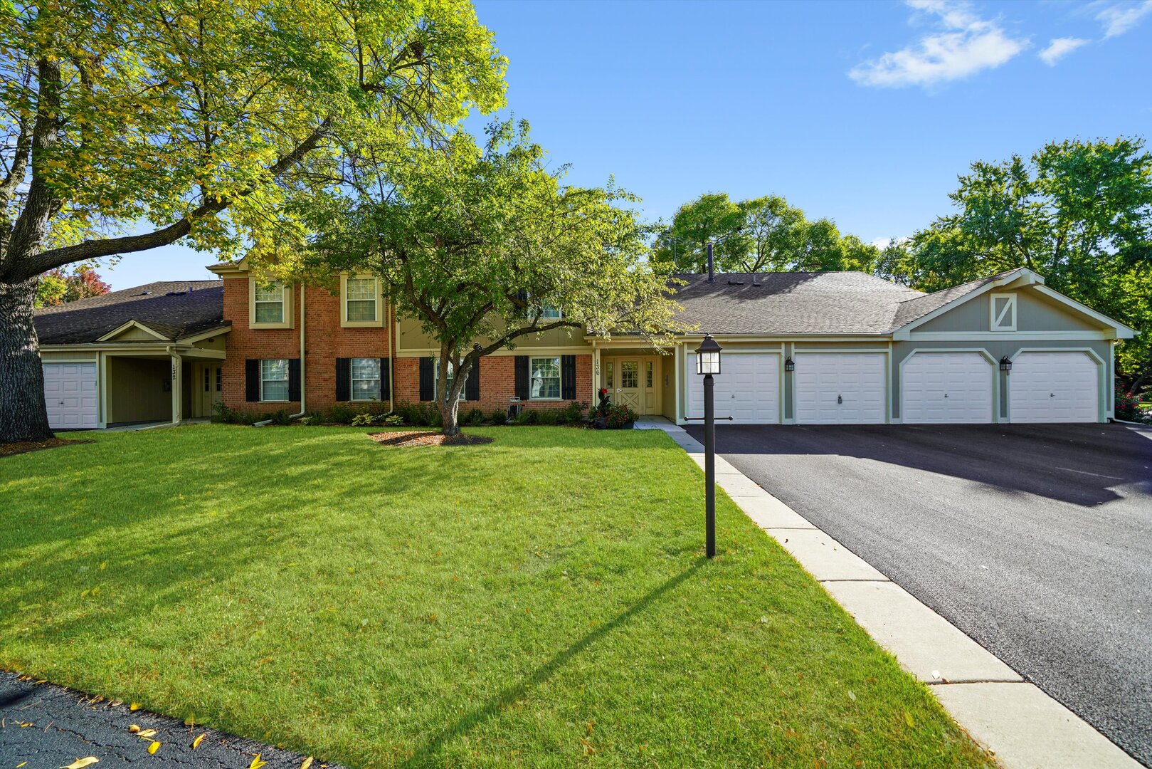 136 Wolcott Court #O2, Schaumburg, IL 60193