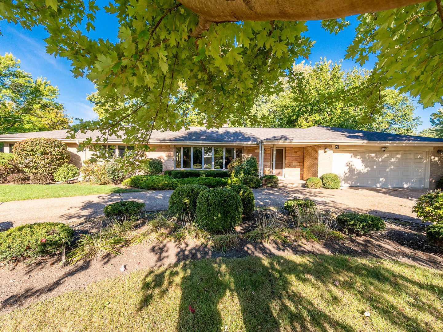 21 E Stonegate Drive, Prospect Heights, IL 60070