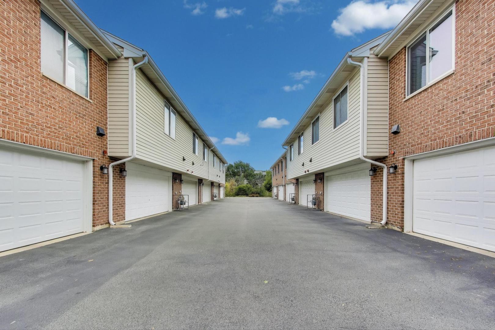 8 Donald Court, Elmhurst, IL 60126