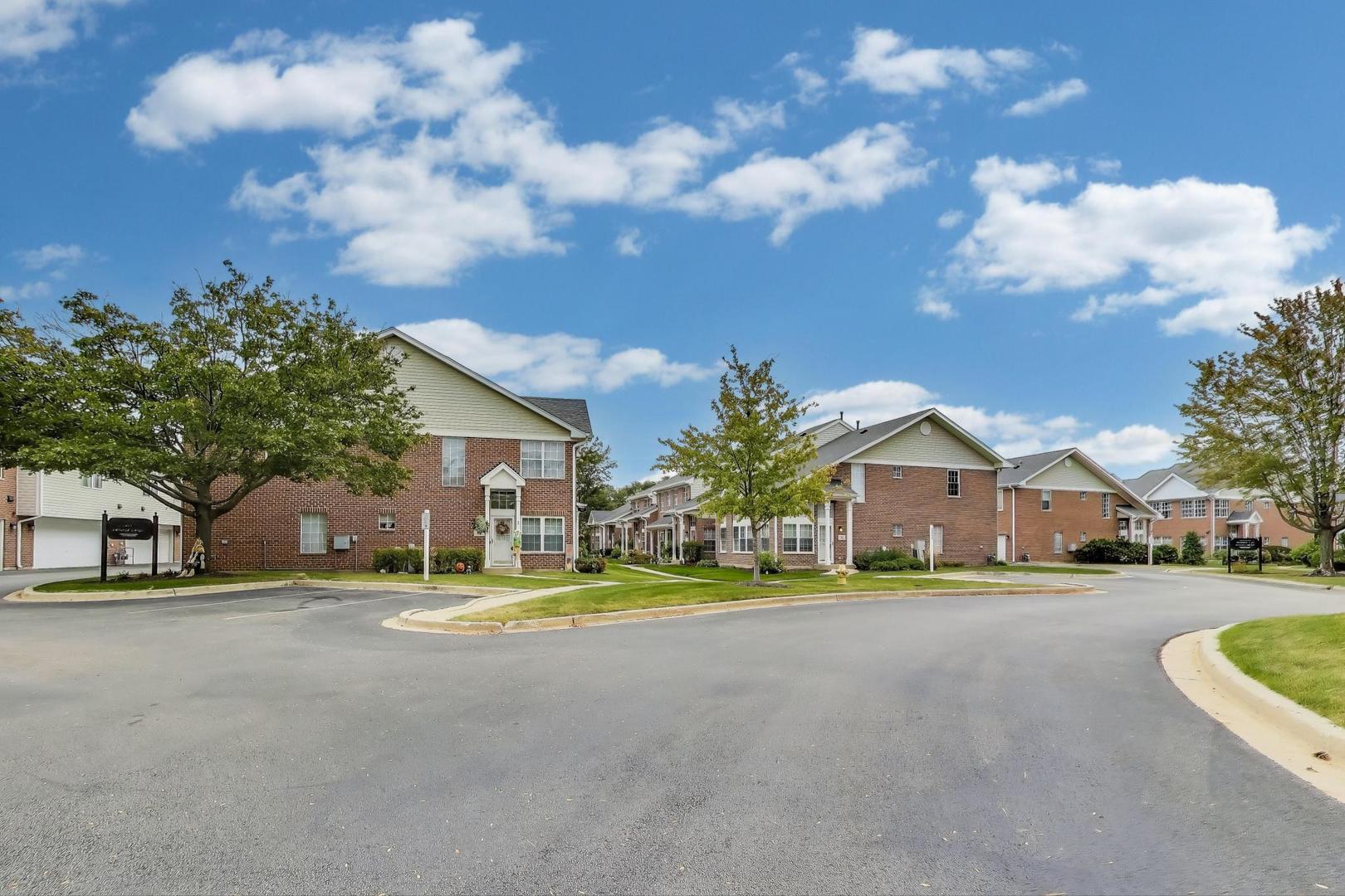 8 Donald Court, Elmhurst, IL 60126