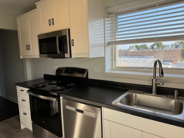 539 N Milwaukee Avenue #4, Libertyville, IL 60048