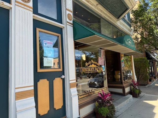 539 N Milwaukee Avenue #4, Libertyville, IL 60048