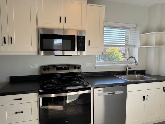 539 N Milwaukee Avenue #4, Libertyville, IL 60048