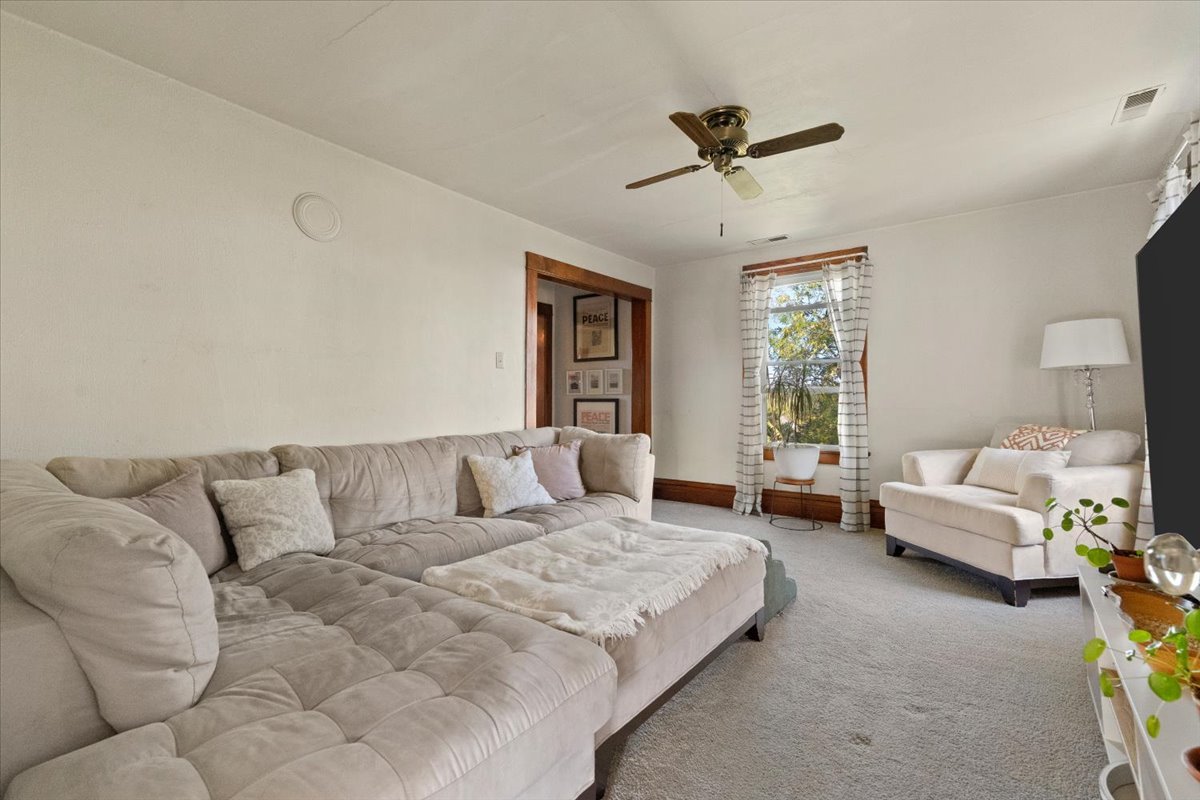 116 E Monaville Road, Lake Villa, IL 60046