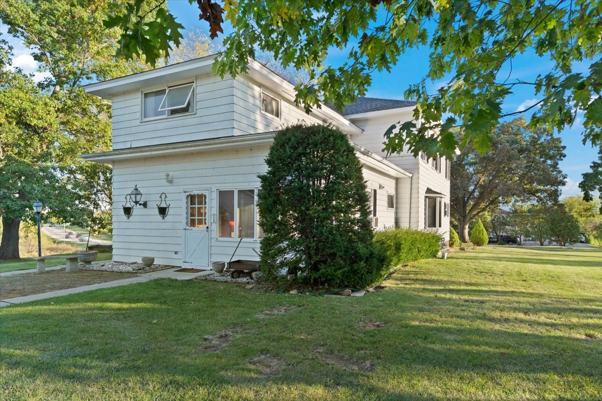116 E Monaville Road, Lake Villa, IL 60046