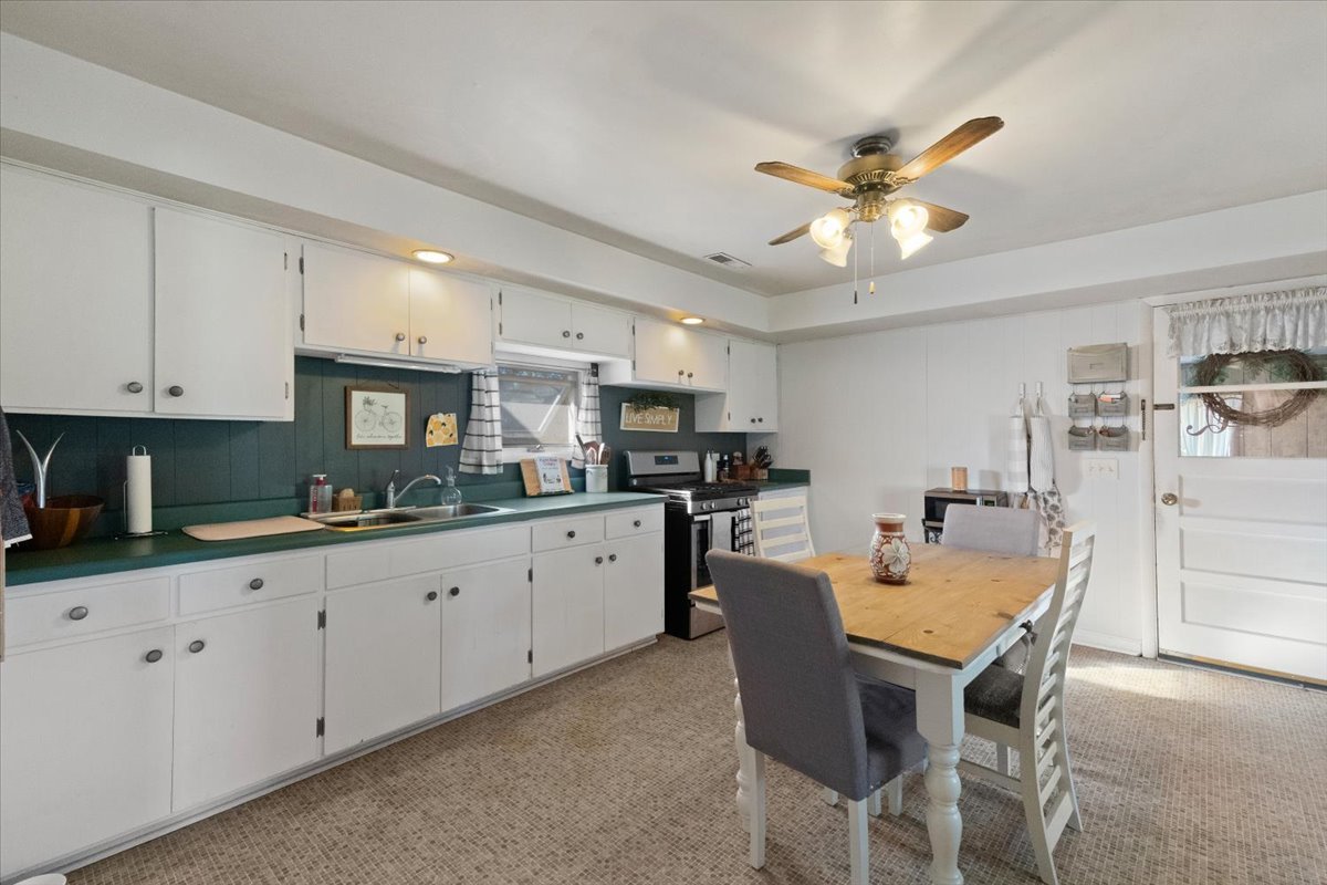 116 E Monaville Road, Lake Villa, IL 60046