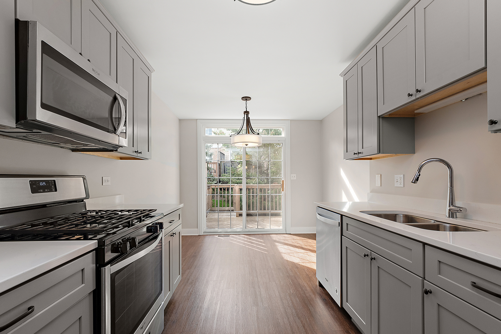 16150 Hillcrest Circle, Orland Park, IL 60467