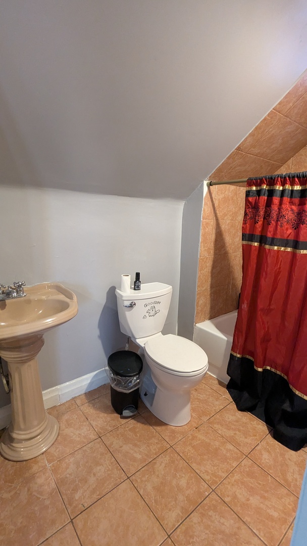 23 N JACKSON Street, Waukegan, IL 60085