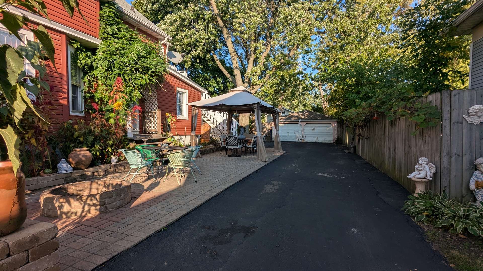 23 N JACKSON Street, Waukegan, IL 60085