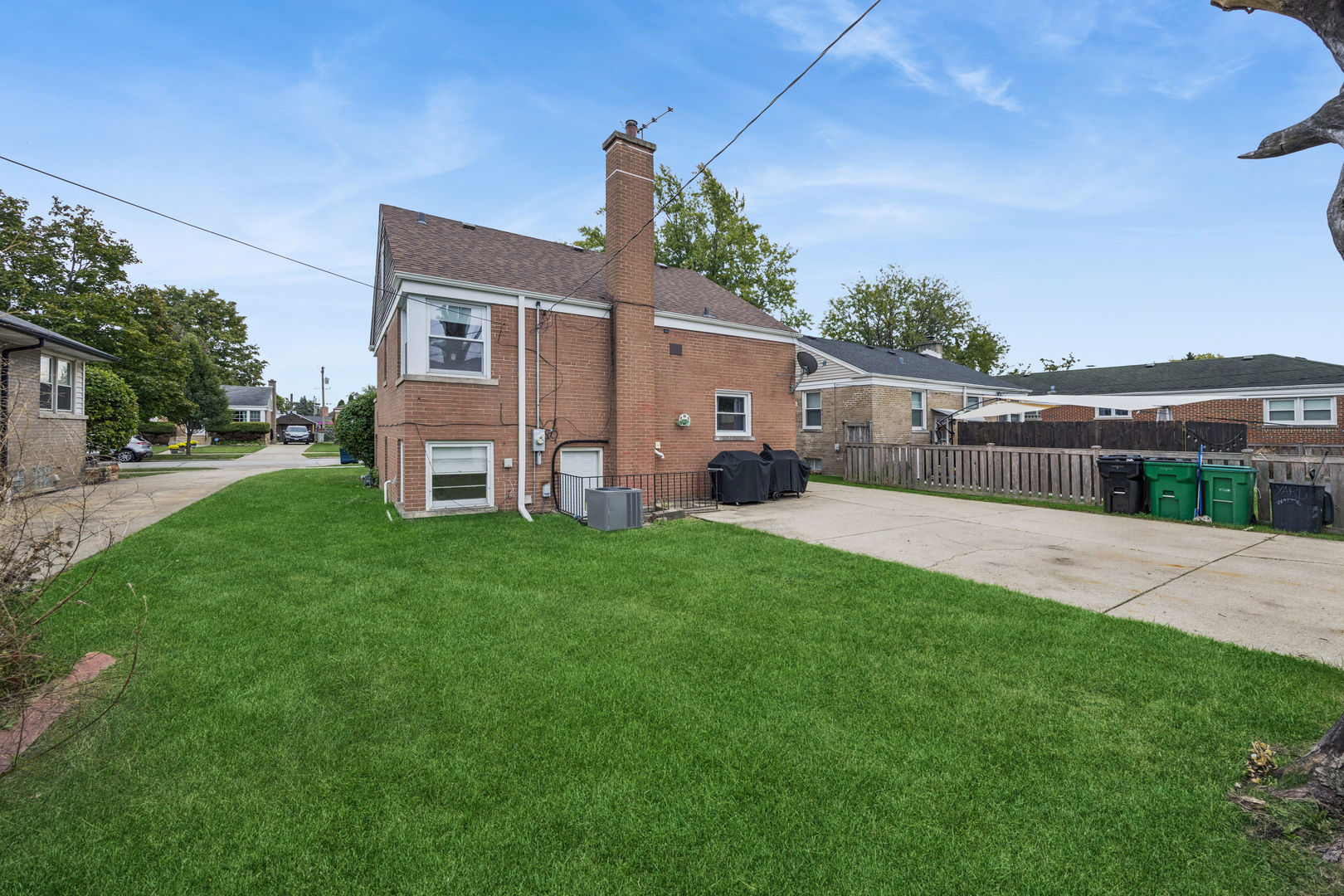 1908 BELLEVIEW Avenue, Westchester, IL 60154