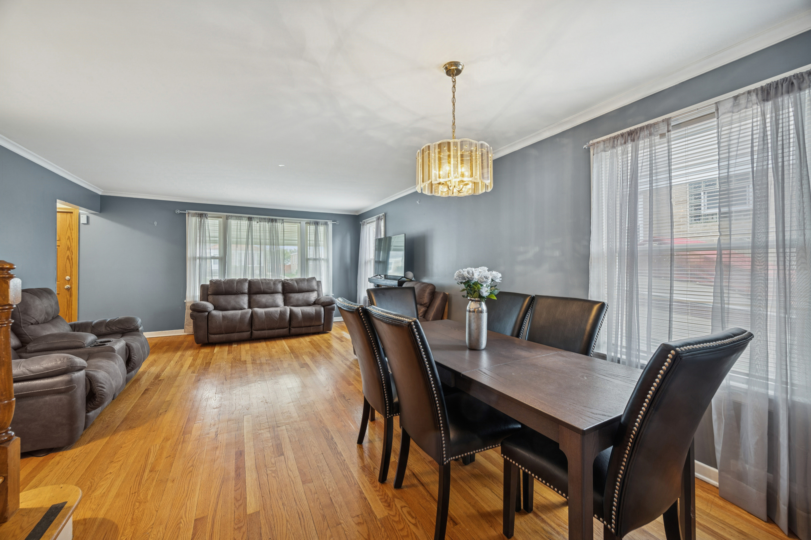 1908 BELLEVIEW Avenue, Westchester, IL 60154