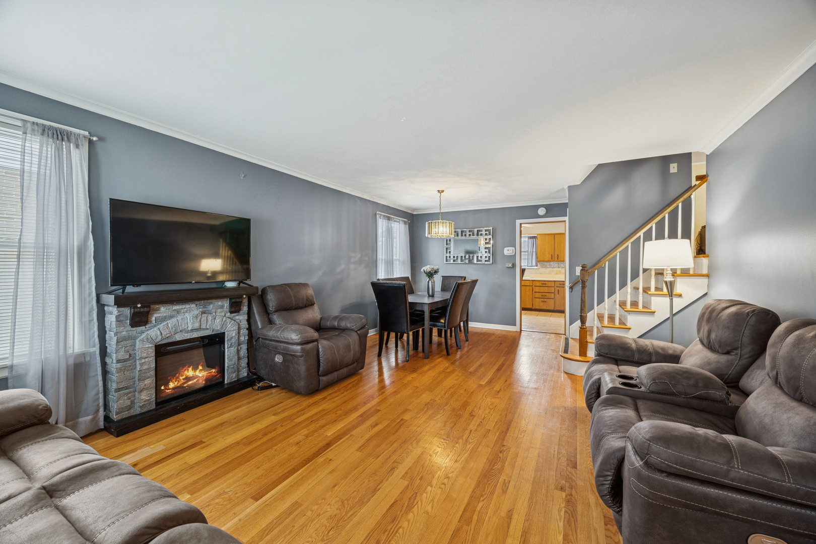 1908 BELLEVIEW Avenue, Westchester, IL 60154