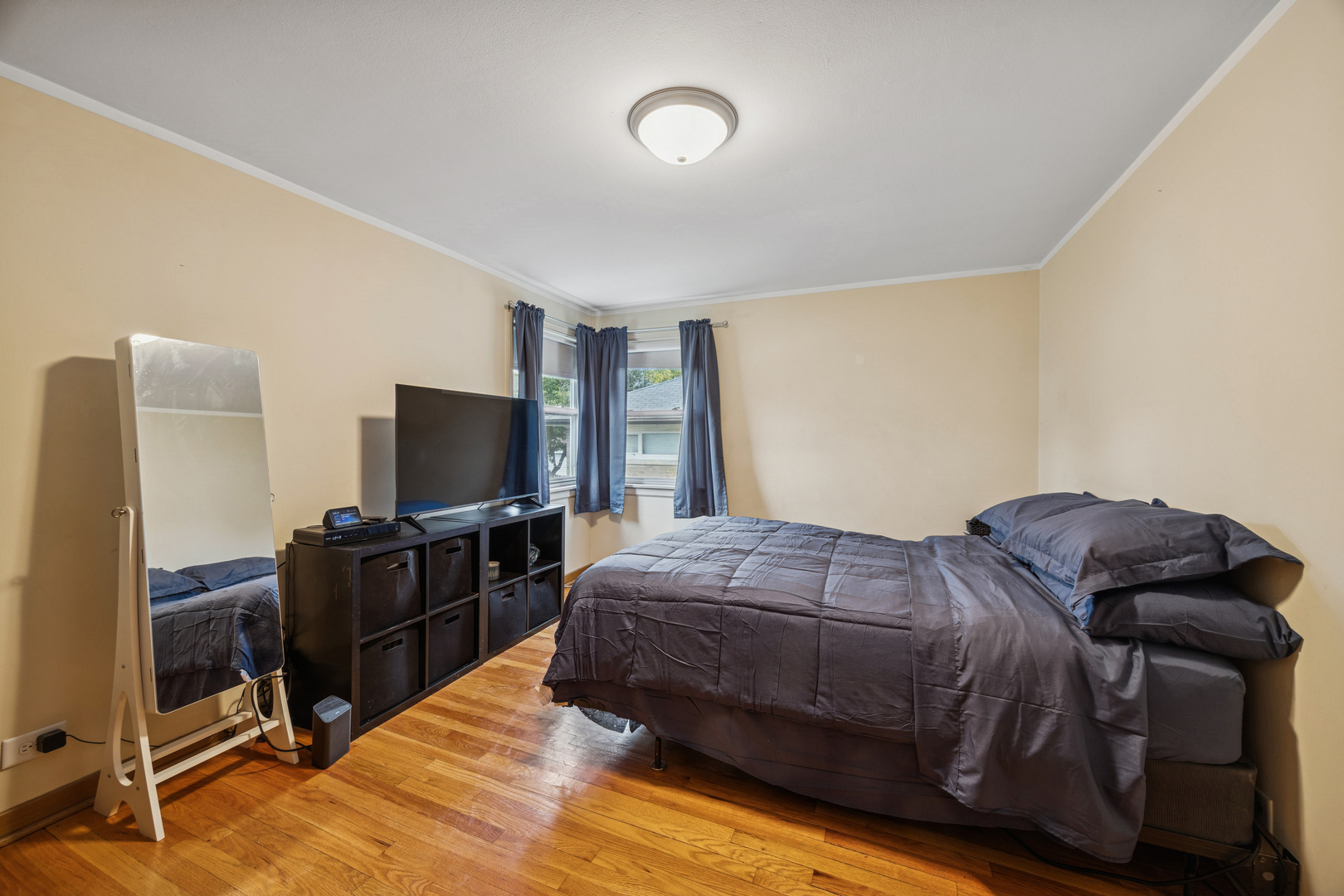 1908 BELLEVIEW Avenue, Westchester, IL 60154