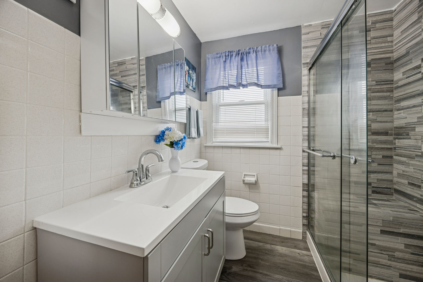 1908 BELLEVIEW Avenue, Westchester, IL 60154